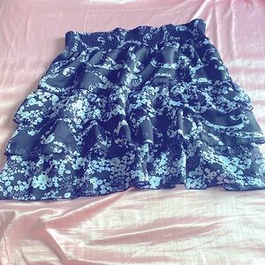 Y2K ruffle mini skirt 2000s